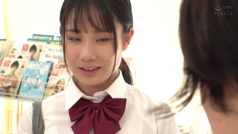 会話 · 憂鬱 · 制服 · 站立 · 头部特写 · 学生 · 商店 · 杂志架