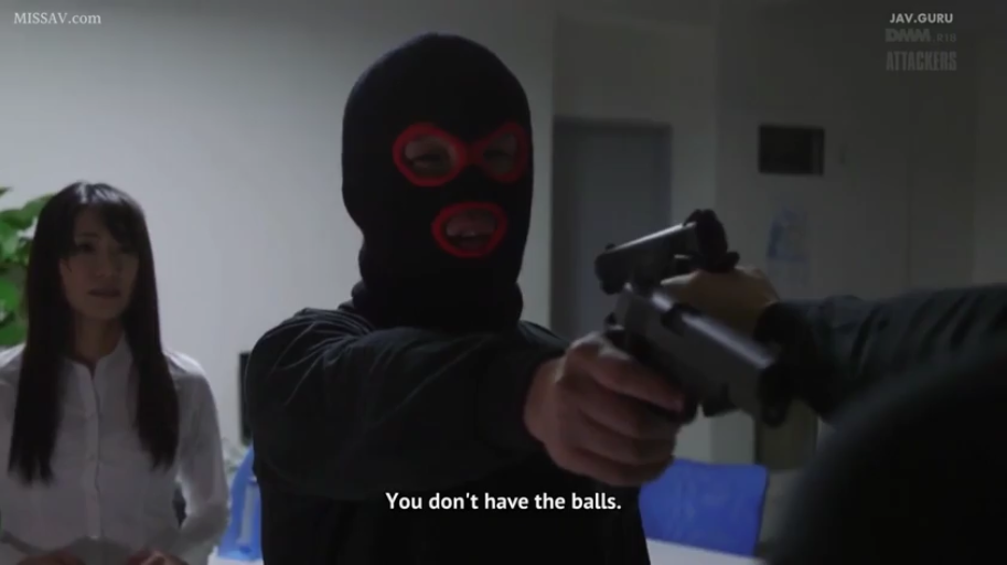 室内 · 中景 · 头套