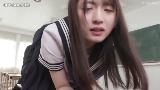 俯身 · 教室 · 脸部 · 迷离 · 喘息 · 黑板 · 水手服 · 黑发