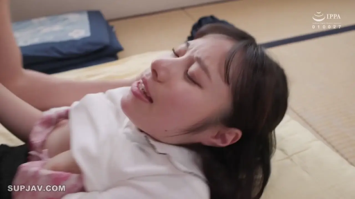 性行为 · 仰卧 · 面部特写 · 职业装 · 榻榻米房间 · 成人影片截图 · 迷离表情 · 无道具