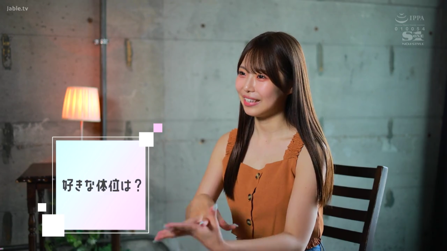 坐姿 · 教室 · 专注 · 中景 · 师生角色扮演 · 白衬衫红领带 · 做化学实验 · 试管