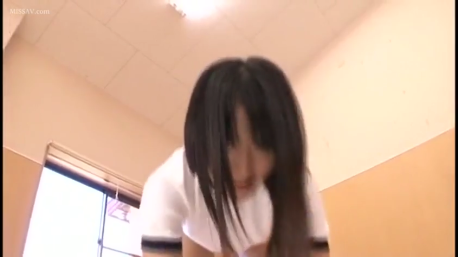 卧室 · 迷离 · 枕头 · 仰卧 · 面部特写 · 呻吟 · 白色吊带 · 亚洲女性