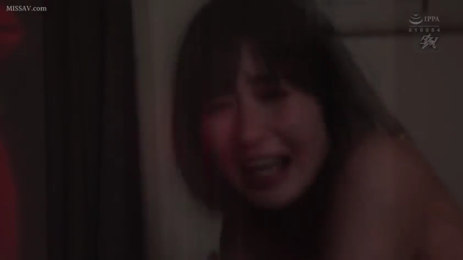 室内 · 顔部のクローズアップ · 全裸