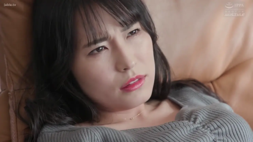 Intoxicated · Necklace · 面部特写 · Indoor sofa · 卧姿 · High-definition · Grey knitted sweater · 呻吟喘息