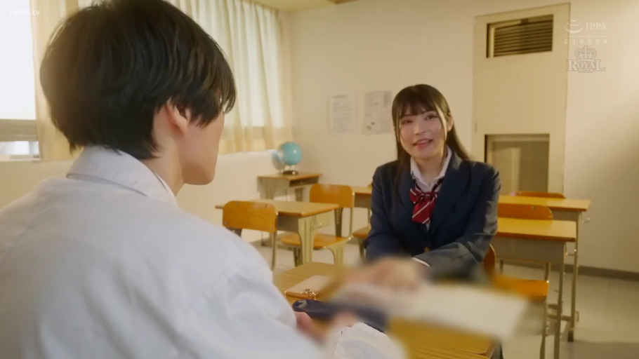 性交 · 全裸 · 卧室 · 迷离 · 跪爬位 · 美臀 · 上半身特写