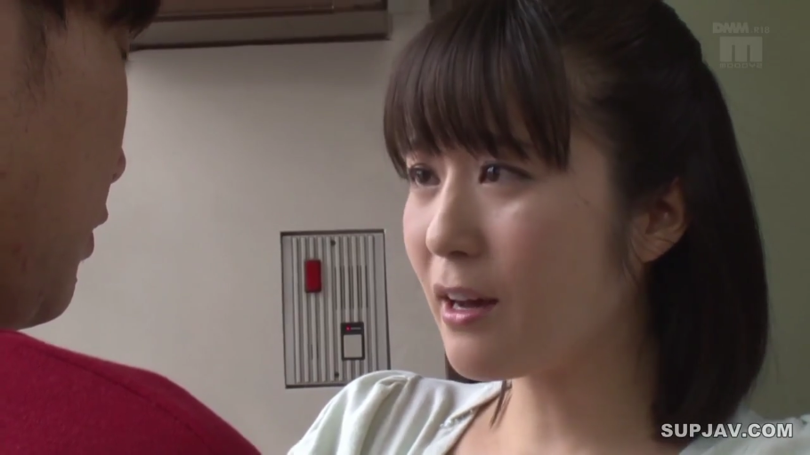 Indoor · 面部特写 · Light-colored top