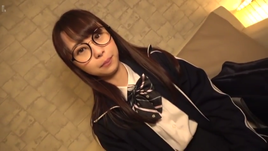 全裸 · 卧室 · 躯干 · 闭眼 · 枕头 · 仰卧 · 躺卧