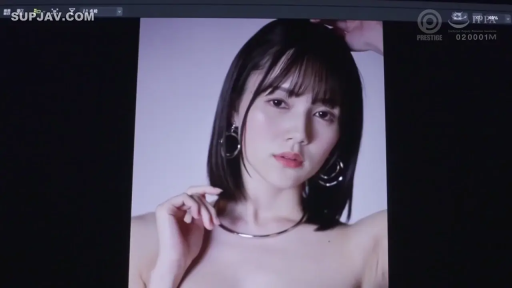 室内 · 站立 · 半身特写 · 裸体 · 写真 · 冷艳 · 静止ポーズ撮影 · 耳饰项链