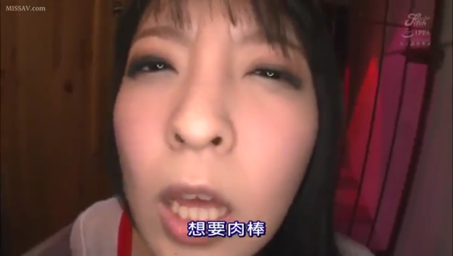 室内 · 吊带衫 · 脸部大特写 · 贴近镜头