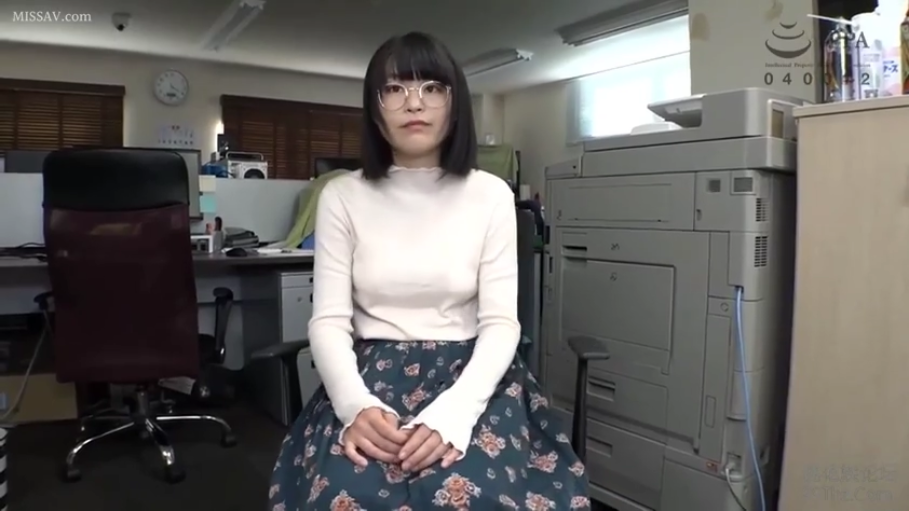 脸部特写 · 全裸 · 迷离 · 仰卧 · 床上 · 颜射 · 画中画