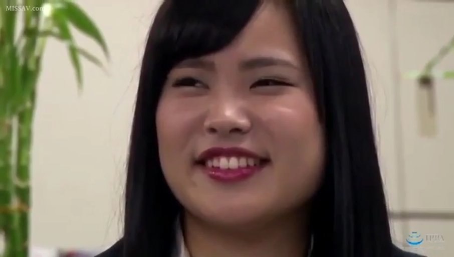 室內 · 面部特寫 · 職業裝 · 正面