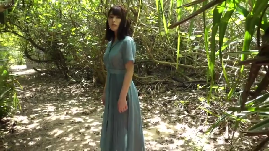 蓝色长裙 · 户外森林