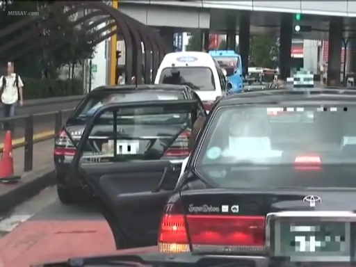 坐姿 · 便服 · 街道 · 乘车 · 模糊 · 汽车 · 交通