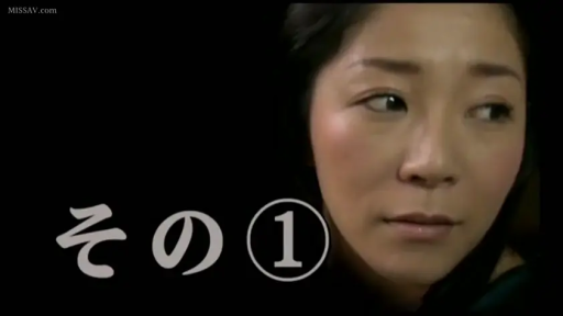 室内 · 严肃 · 面部特写 · 注视 · 侧脸 · 未知 · 日文字幕