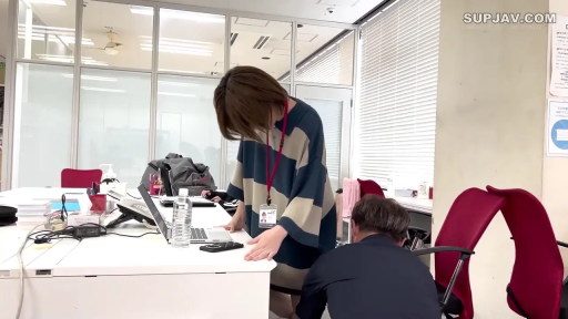 Bend over · 专注 · 办公室 · Computer · 全景 · 工作牌 · 职场系列 · 桌下性互动