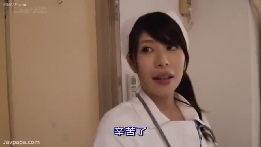 室内 · 护士服 · 角色扮演 · 脸部特写 · 站立 · 自然 · 说话 · 听诊器