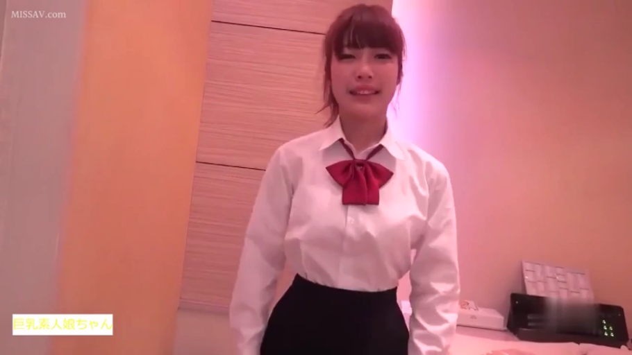 臀部 · 俯卧 · 床 · 枕头 · 粉色短裙 · 揉捏 · 后入视角