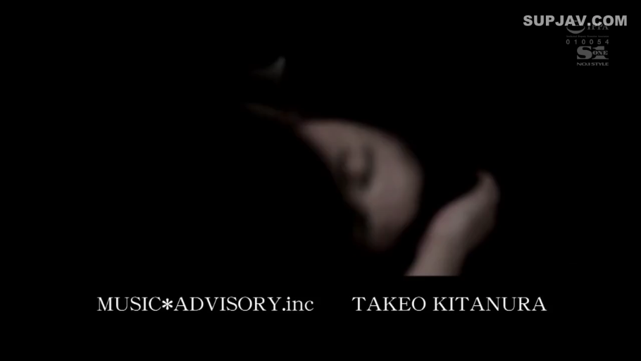 Indoor · Close-up of the face · Fully nude · Side-lying