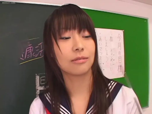 Classroom · Hazy · 面部特写 · Gaze · 黑板 · Sailor suit · 正面 · Asian women